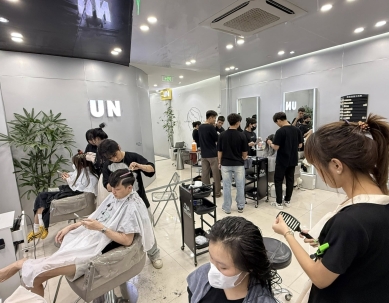 UN Hair Studio – Salon Tóc Đẹp BMT Được Yêu Thích Nhất Năm 2025